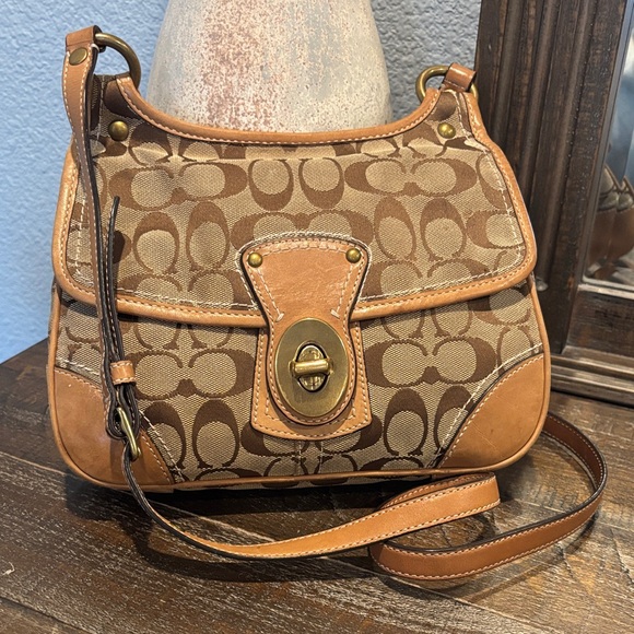Vintage Coach Crossbody Bag (Circa 2007) - Picture 2 of 11